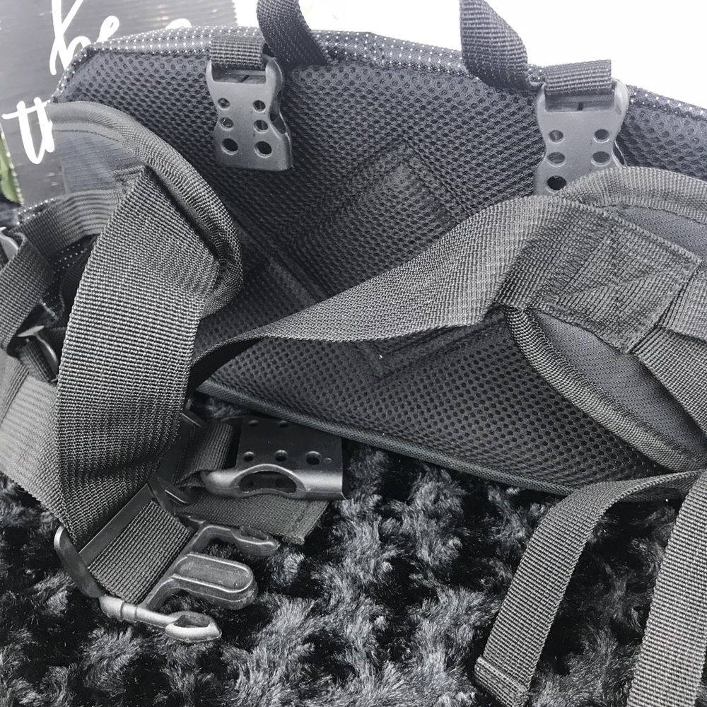 Multi Compartment Fanny Pack - image 8